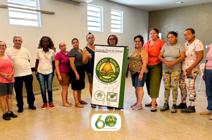 Curso de artesanato com sementes � conclu�do em Iacanga