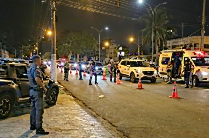 Opera��o Dire��o Segura fiscaliza 419 ve�culos na v�spera do feriado