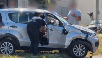 carro-capotou-na-avenida-do-jd.-sao-jorge