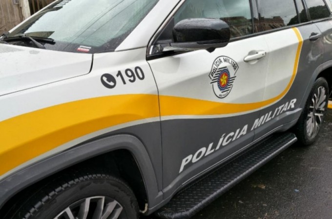 Iacanga: Motorista sai da pista e morre ao bater carro em �rvore