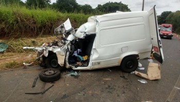 motorista-morre-em-acidente-entre-carro-e-caminhao-em-itapolis