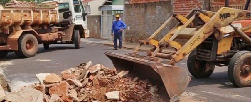 prefeitura-notifica-moradores-por-despejo-irregular-de-entulhos