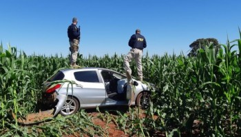 carro-com-maconha-e-abandonado-em-plantacao-apos-perseguicao