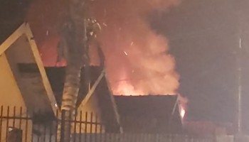 incendio-casa-e-consumida-pelo-fogo-em-borborema