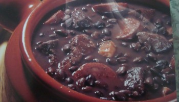 feijoada-em-prol-da-casa-da-sopa-sera-drive-thru